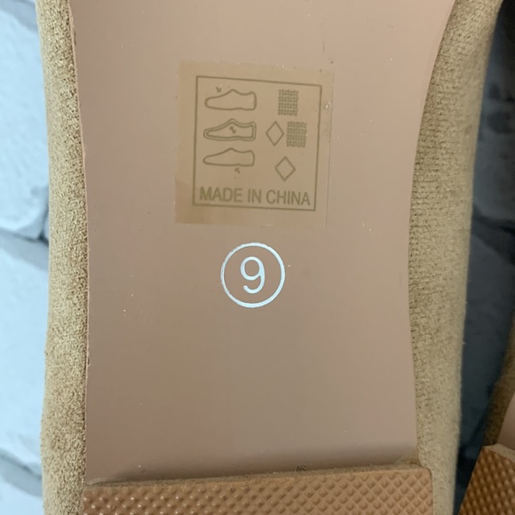 Tinstree Flat slip on shoes Size 9 Pointed Toe Flats Tan New NWOT - Picture 8 of 11